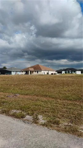 1439 Nw 37th Pl, Cape Coral, Florida 33993