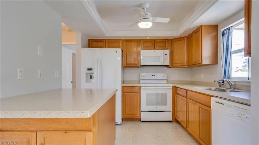 921 SE 35th  ST, Cape Coral, FL 33904