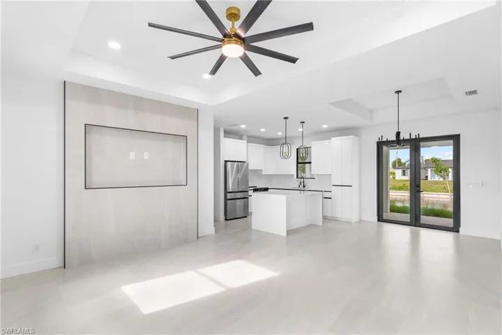 1813 Ne 1st Ave, Cape Coral, Florida 33909