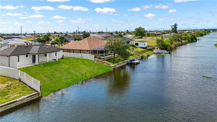 1813 Ne 1st Ave, Cape Coral, Florida 33909