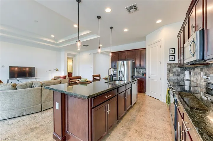 9209  Woodhurst  DR, Naples, FL 34120