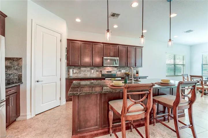9209  Woodhurst  DR, Naples, FL 34120