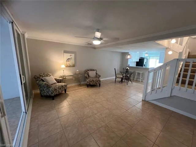 Livingroom, great flooring