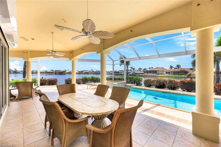 Covered Lanai Dining