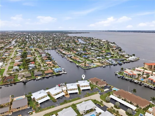 1927 Se 40th Ter 107, Cape Coral, Florida 33904