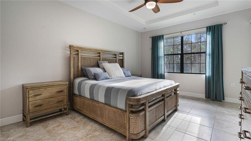 Master - note bed is an adjustable