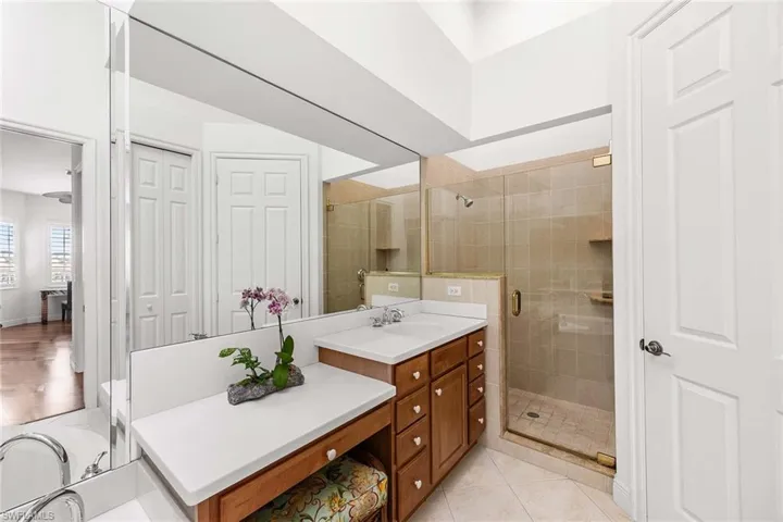 6446 Legacy Cir 104, Naples, Florida 34113