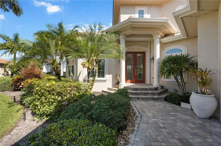 95  Anchor  CT, Marco Island, FL 34145