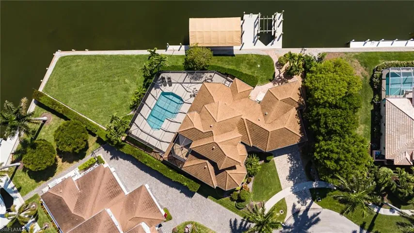 95  Anchor  CT, Marco Island, FL 34145