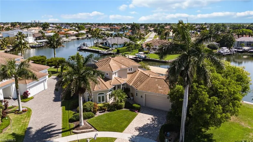95  Anchor  CT, Marco Island, FL 34145