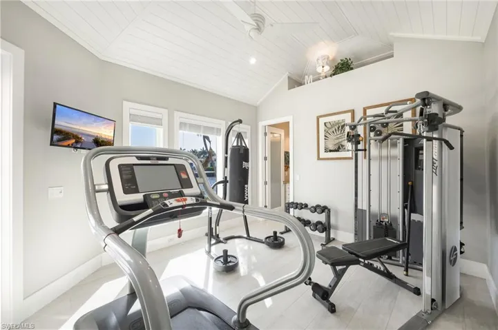 95  Anchor  CT, Marco Island, FL 34145