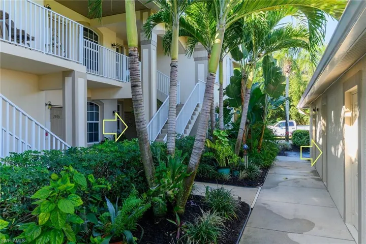 350  Newport  DR, Naples, FL 34114