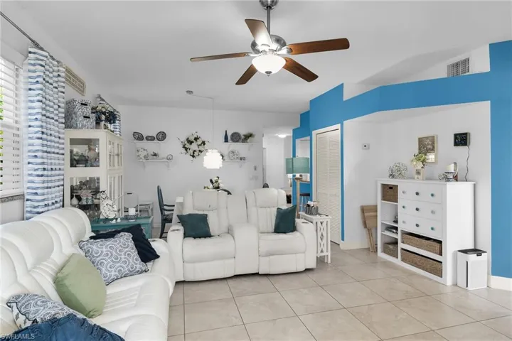 350  Newport  DR, Naples, FL 34114