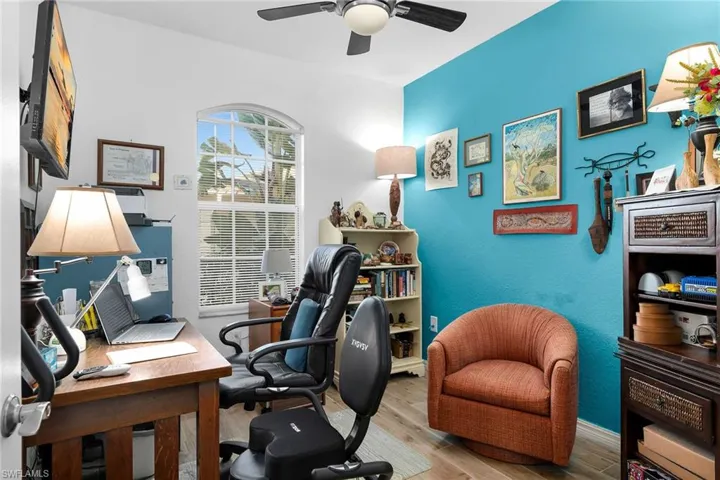 350  Newport  DR, Naples, FL 34114