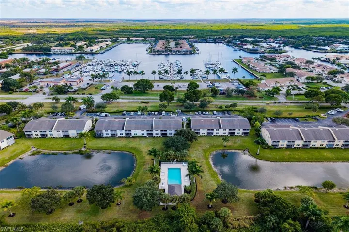 350  Newport  DR, Naples, FL 34114