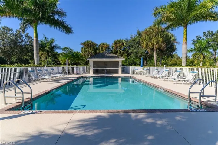 350  Newport  DR, Naples, FL 34114