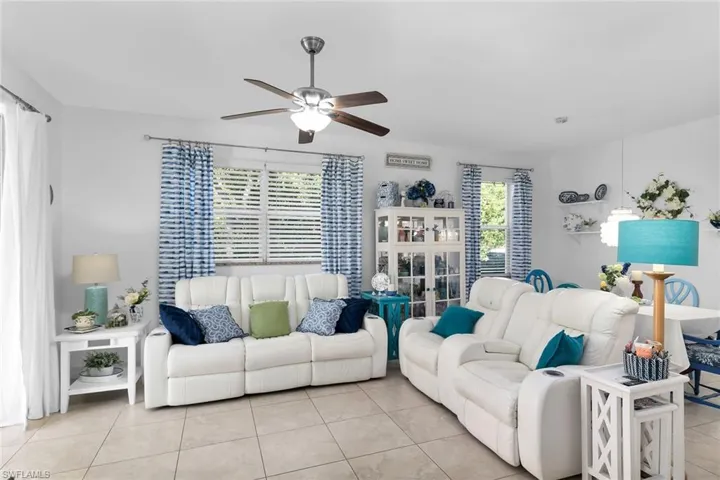 350  Newport  DR, Naples, FL 34114