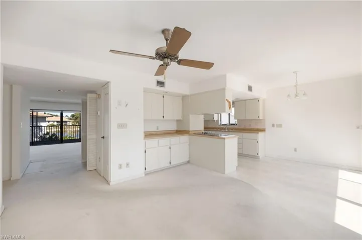 517  Lake Louise  CIR, Naples, FL 34110