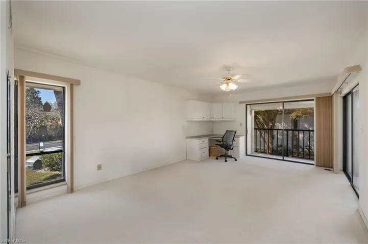 517  Lake Louise  CIR, Naples, FL 34110
