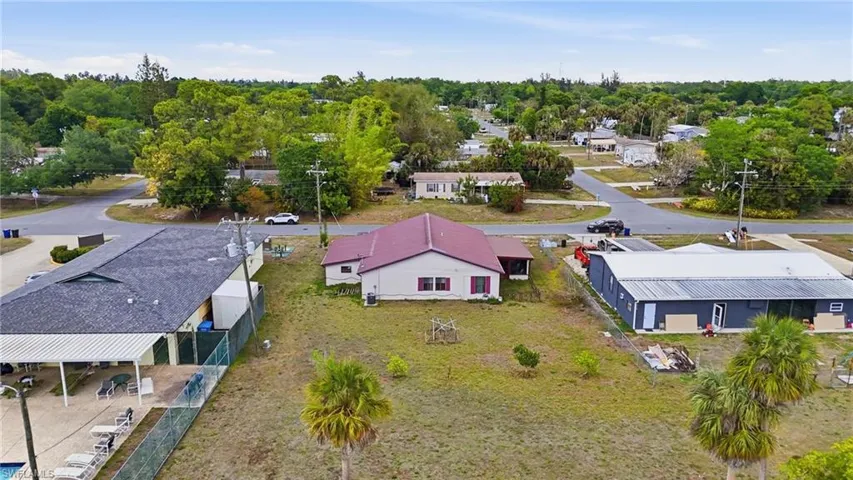 2405 Zoysia Ln, North Fort Myers, Florida 33917