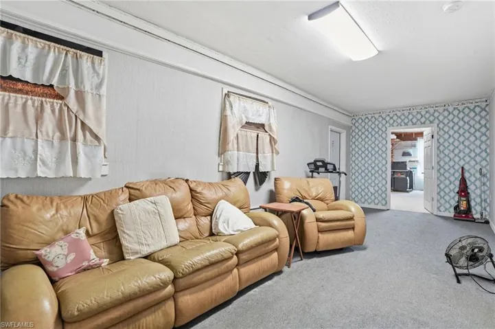 2405 Zoysia Ln, North Fort Myers, Florida 33917