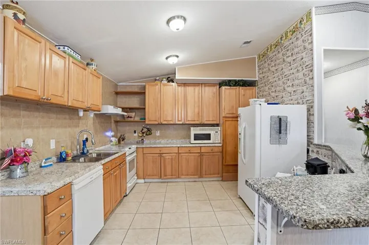 2405 Zoysia Ln, North Fort Myers, Florida 33917