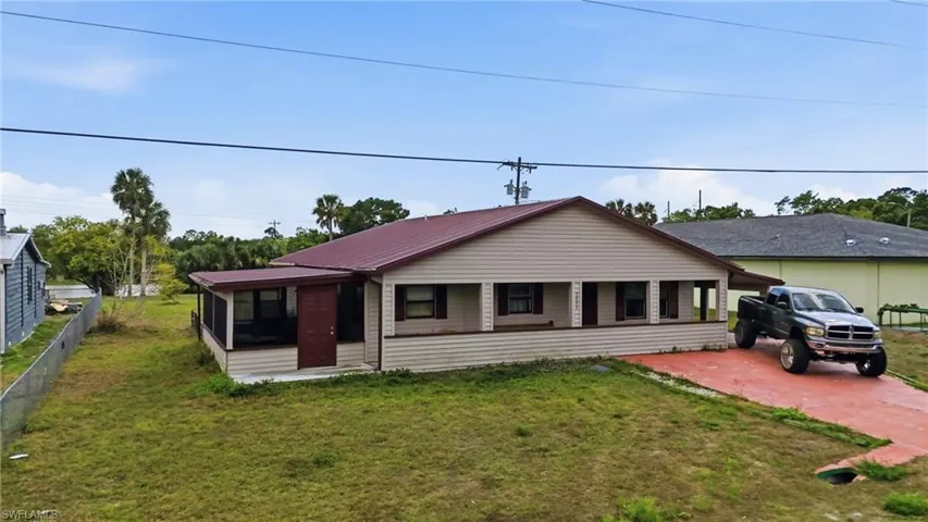 2405 Zoysia Ln, North Fort Myers, Florida 33917