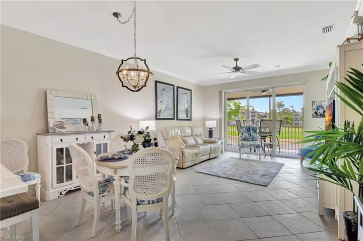 Living/dining area