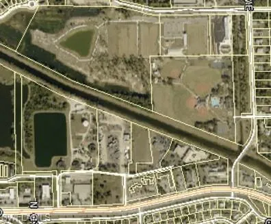 Higher lot. Great location near Lehigh Acres Park