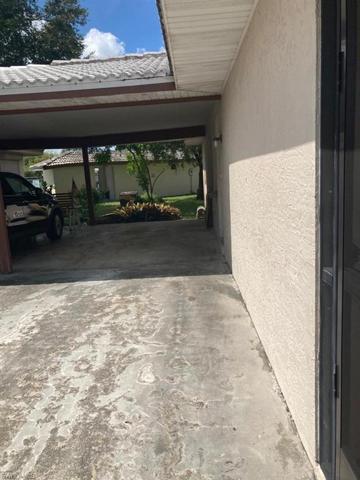 19 Parkwood Villas CT, LEHIGH ACRES FL 33936
