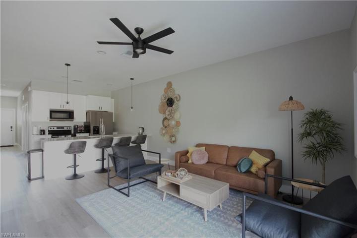 12512  Buffing  RD, PORT CHARLOTTE, FL 33981