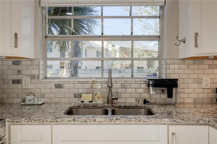 10450  Lakeport  CT, Lehigh Acres, FL 33936