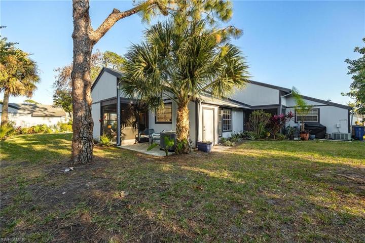 10450  Lakeport  CT, Lehigh Acres, FL 33936