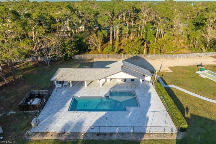 10450  Lakeport  CT, Lehigh Acres, FL 33936