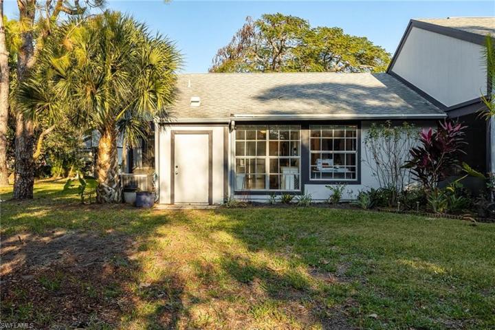 10450  Lakeport  CT, Lehigh Acres, FL 33936