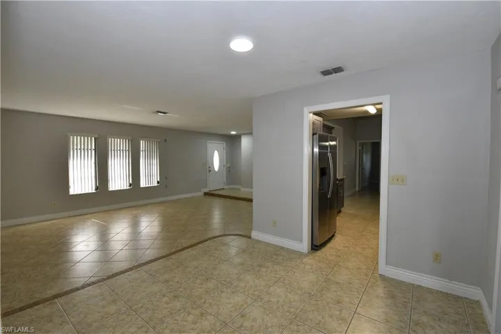 621  Lake  AVE, Lehigh Acres, FL 33972