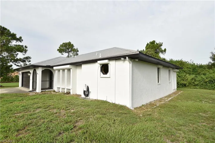 621  Lake  AVE, Lehigh Acres, FL 33972