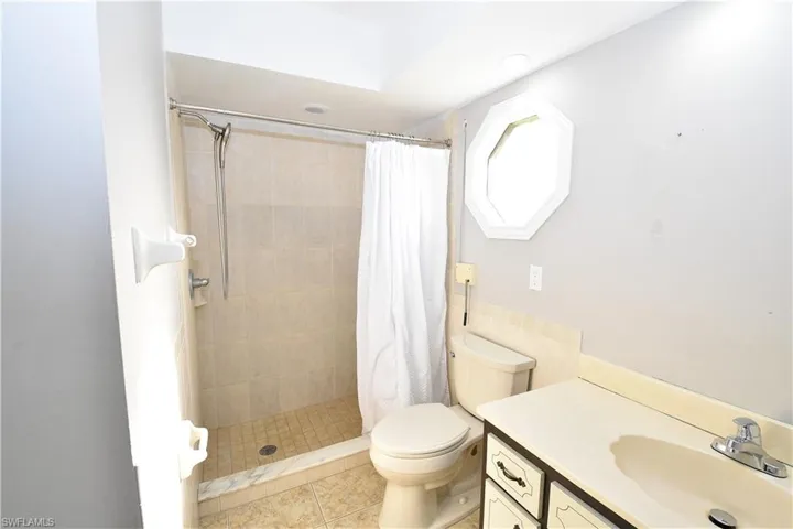 621  Lake  AVE, Lehigh Acres, FL 33972