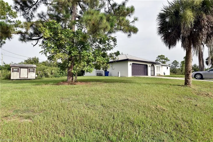 621  Lake  AVE, Lehigh Acres, FL 33972