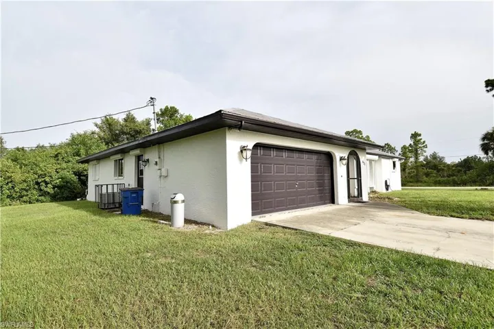 621  Lake  AVE, Lehigh Acres, FL 33972