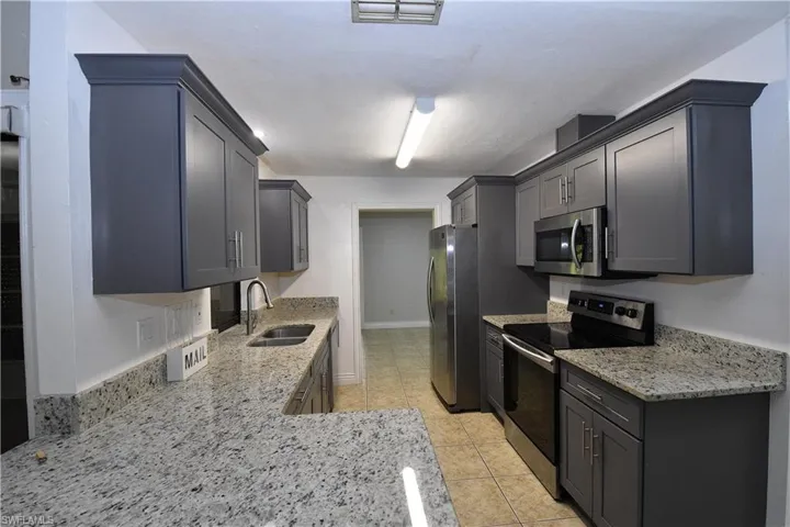 621  Lake  AVE, Lehigh Acres, FL 33972