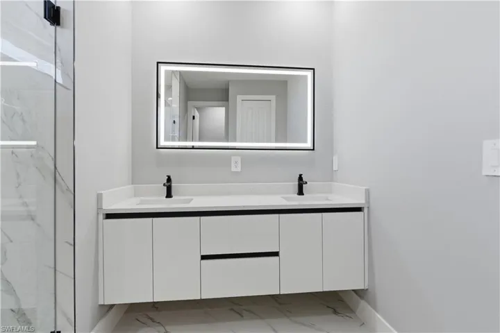 Dual vanities