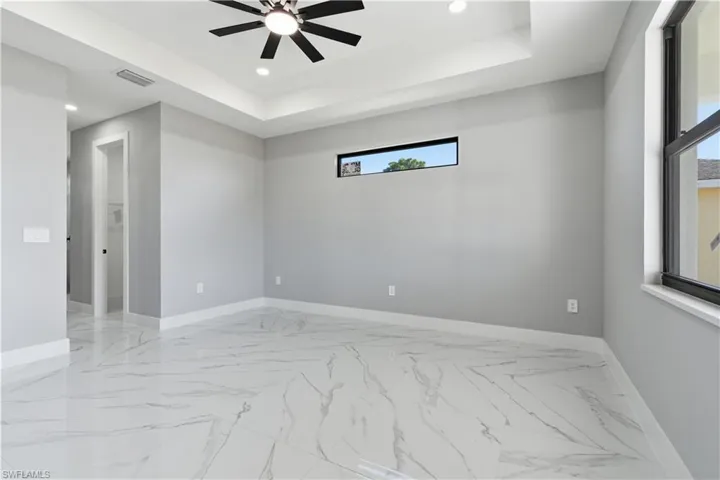 Owners suite with tray ceiling
