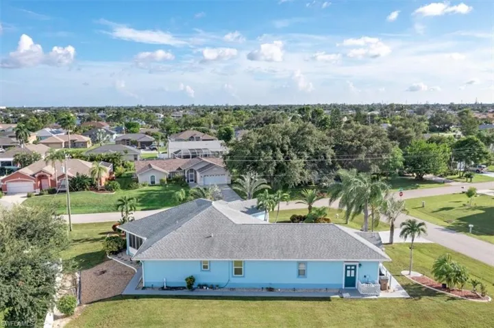 Birds eye view of property