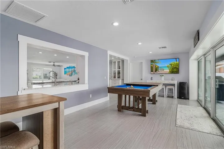 Rec room with baseboards, visible vents, recessed lighting, and pool table