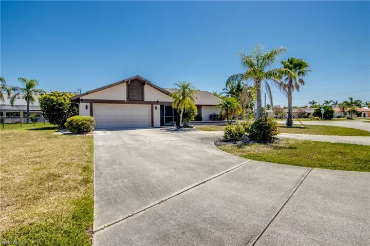3347 Se 22nd Ave, Cape Coral Fl 33904