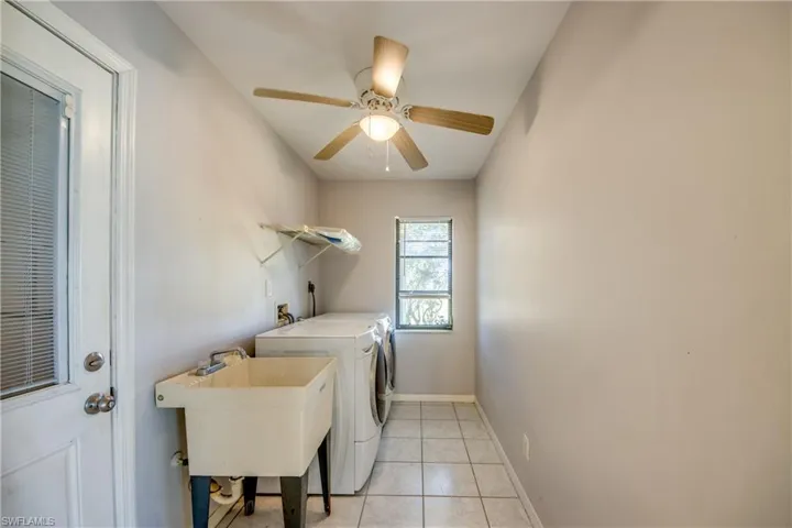 3347 Se 22nd Ave, Cape Coral Fl 33904