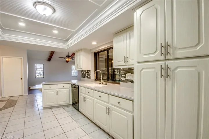 3347 Se 22nd Ave, Cape Coral Fl 33904