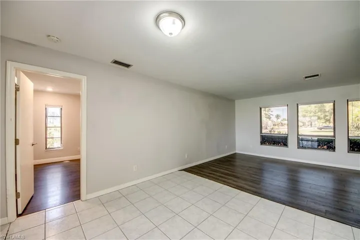 3347 Se 22nd Ave, Cape Coral Fl 33904