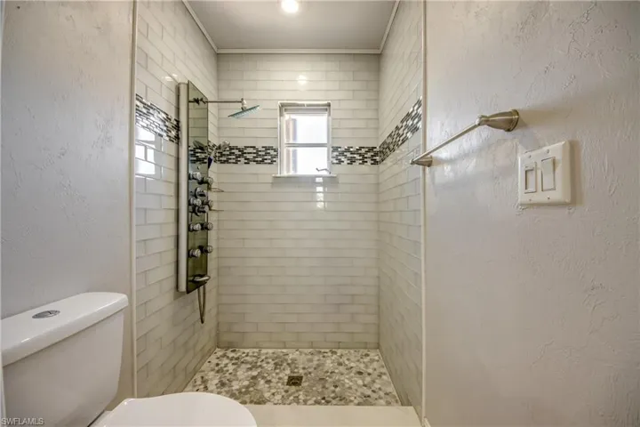 3347 Se 22nd Ave, Cape Coral Fl 33904